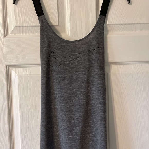 Nike dri fit tank top - Picture 4 of 4